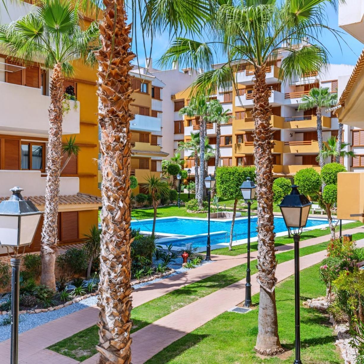 Olivia Sunny 2 Bedroom Apartament Punta Prima トレビエハ エクステリア 写真